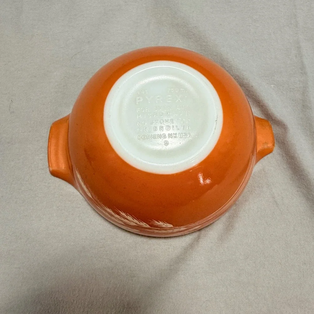 Pyrex Vintage 441 Cinderella Bowl Autumn Wheat Vintage 1.5 Pt Smallest Bowl